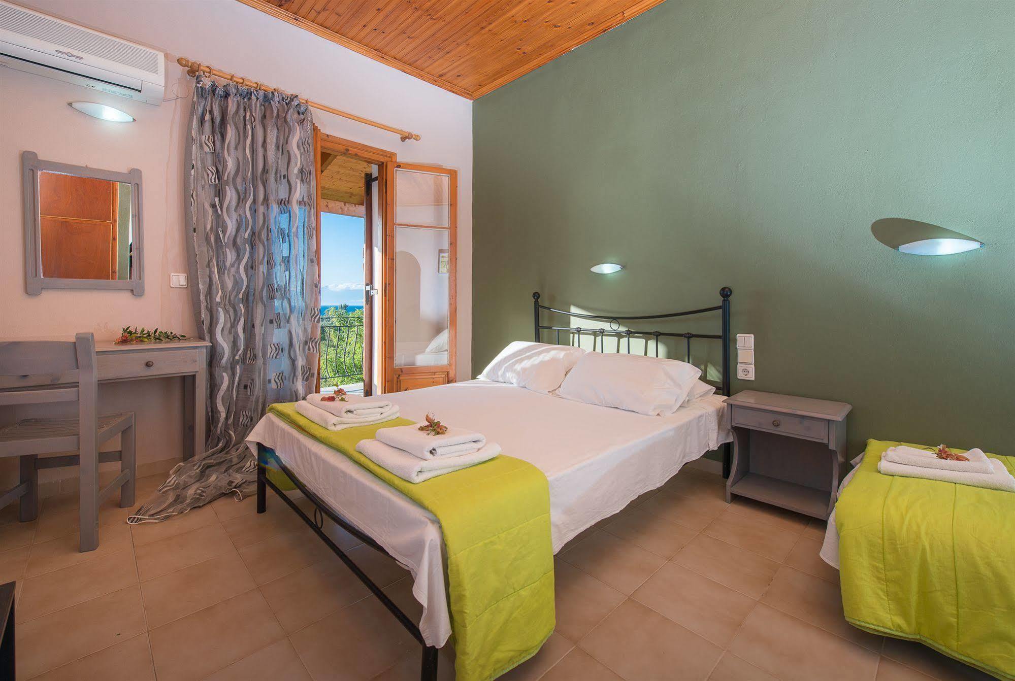 Katerina Palace 酒店 Argásion